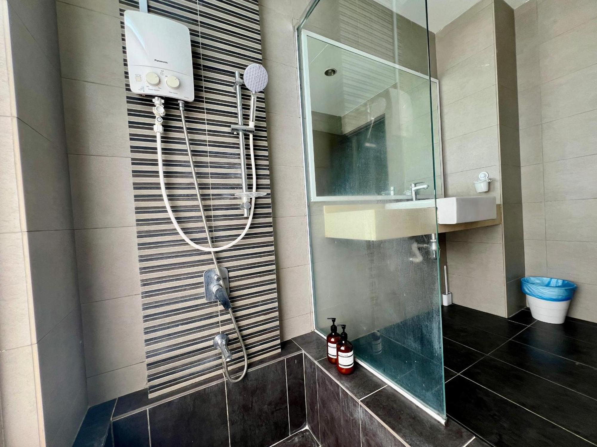 Apartment 30 Off Monthly L 4Pax Designer Suite By Cityspace